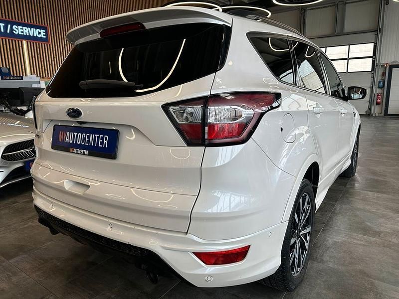 Gebraucht Ford Kuga ST-Line 150 PS (110 kW) 2017 Weiß SUV