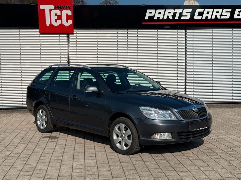 Grau Gebraucht 2009 Skoda Octavia Ambiente Kombi | 6.000 € (Fairer Preis) - Bild 1/4