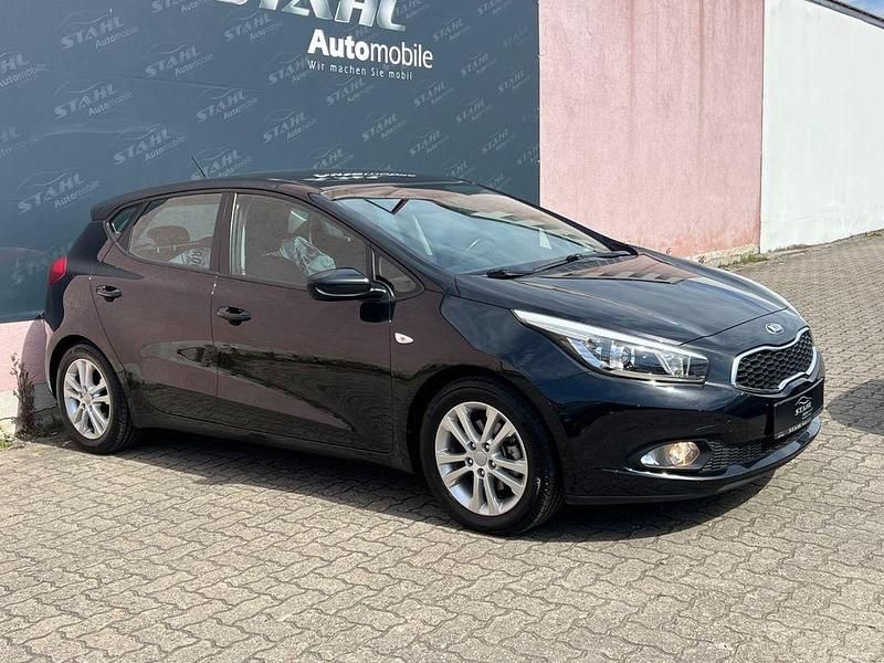Second-hand Kia Ceed 99 CP (72 kW) 2013 Negru Hatchback
