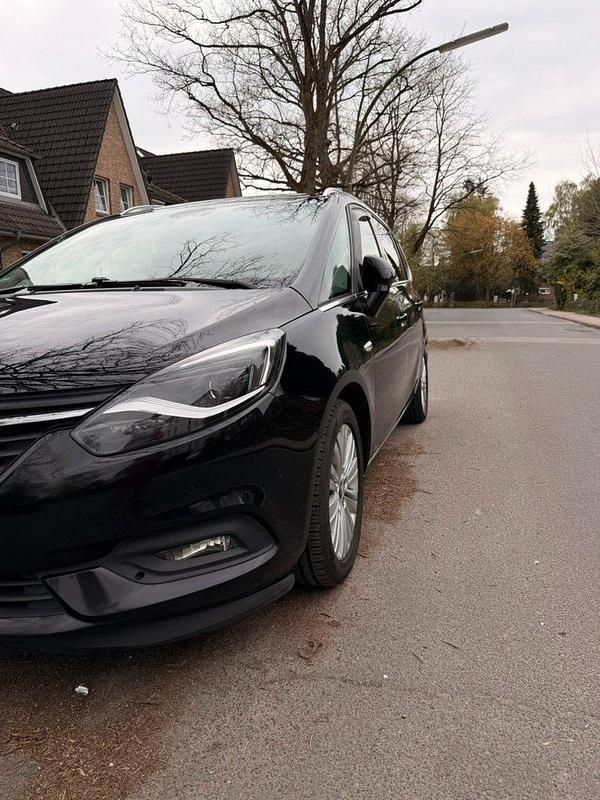 Gebraucht Opel Zafira 2018 Schwarz Van / Kleinbus