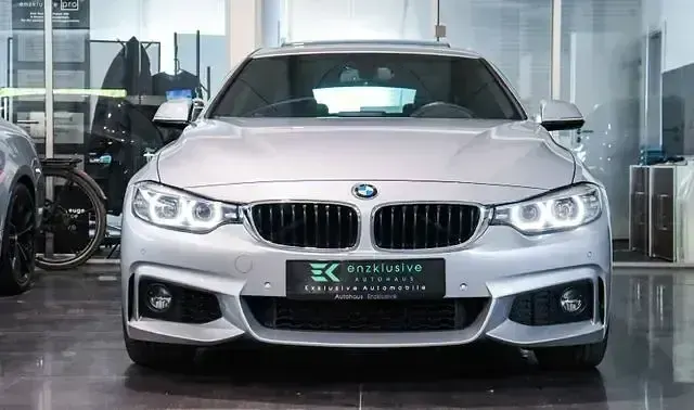 Gebraucht BMW 440 M Sport 326 PS (239 kW) 2018 Glaciersilber metallic Coupé