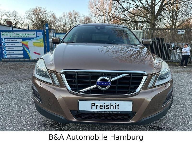Gebraucht Volvo XC60 Summum 215 PS (158 kW) 2011 Terra bronze SUV