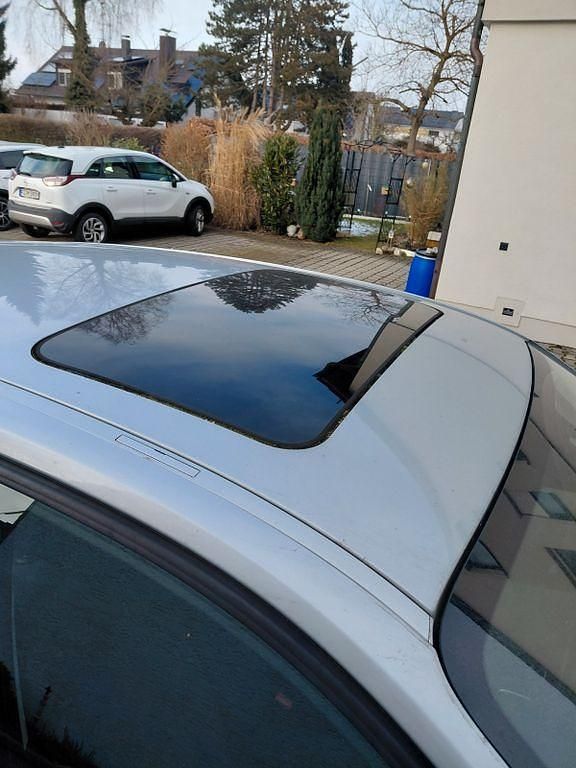 Silber Gebraucht 2012 BMW 118 Sport Line Kleinwagen | 7.100 € (Guter Preis) - Bild 1/4