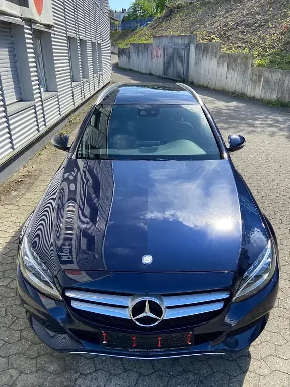 Gebraucht Mercedes C220 136 PS (100 kW) 2017 Blau Limousine
