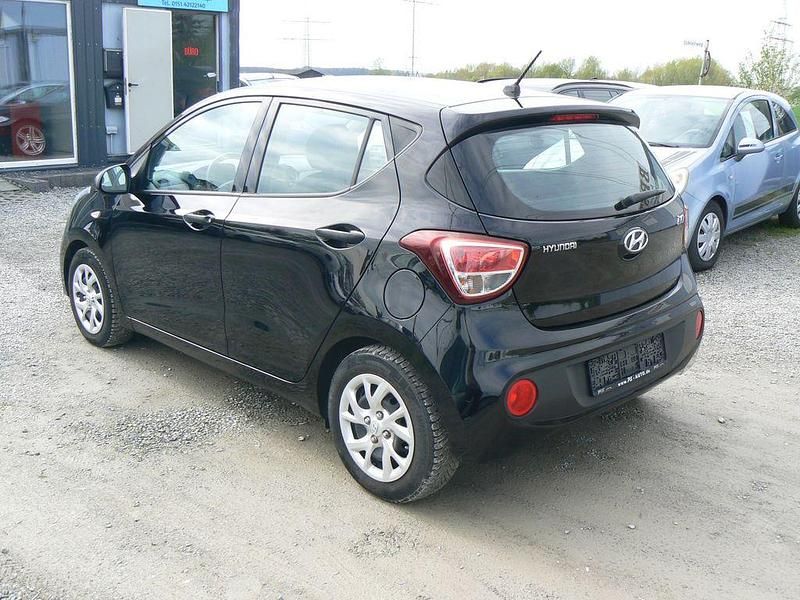 Gebraucht Hyundai i10 Classic 67 PS (49 kW) 2017 Schwarz Kleinwagen