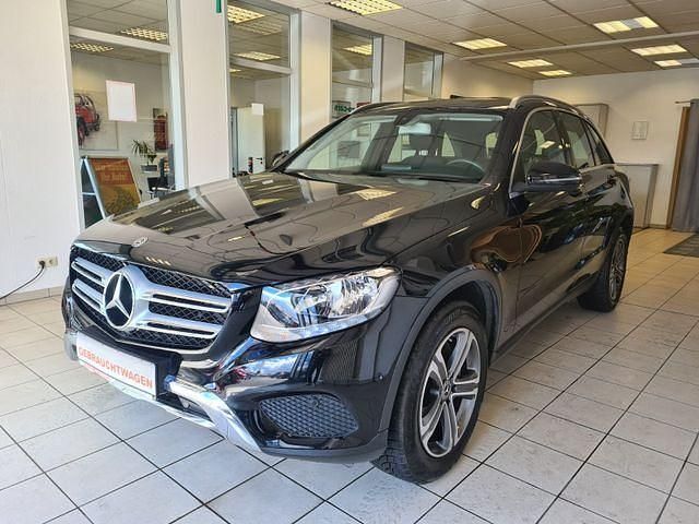 Schwarz Gebraucht 2017 Mercedes GLC220 SUV | 26.300 € (Fairer Preis) - Bild 1/4