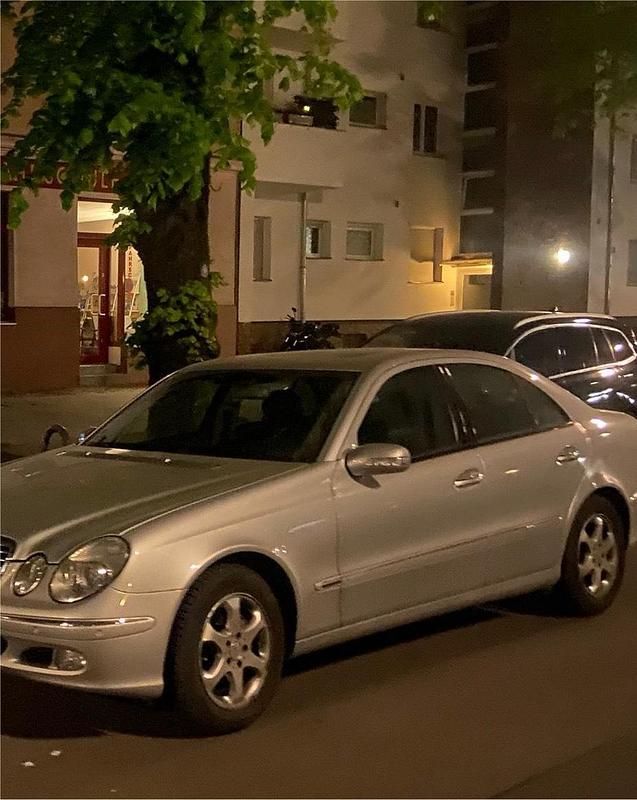 Gebraucht Mercedes E320 224 PS (164 kW) 2002 Silber Limousine