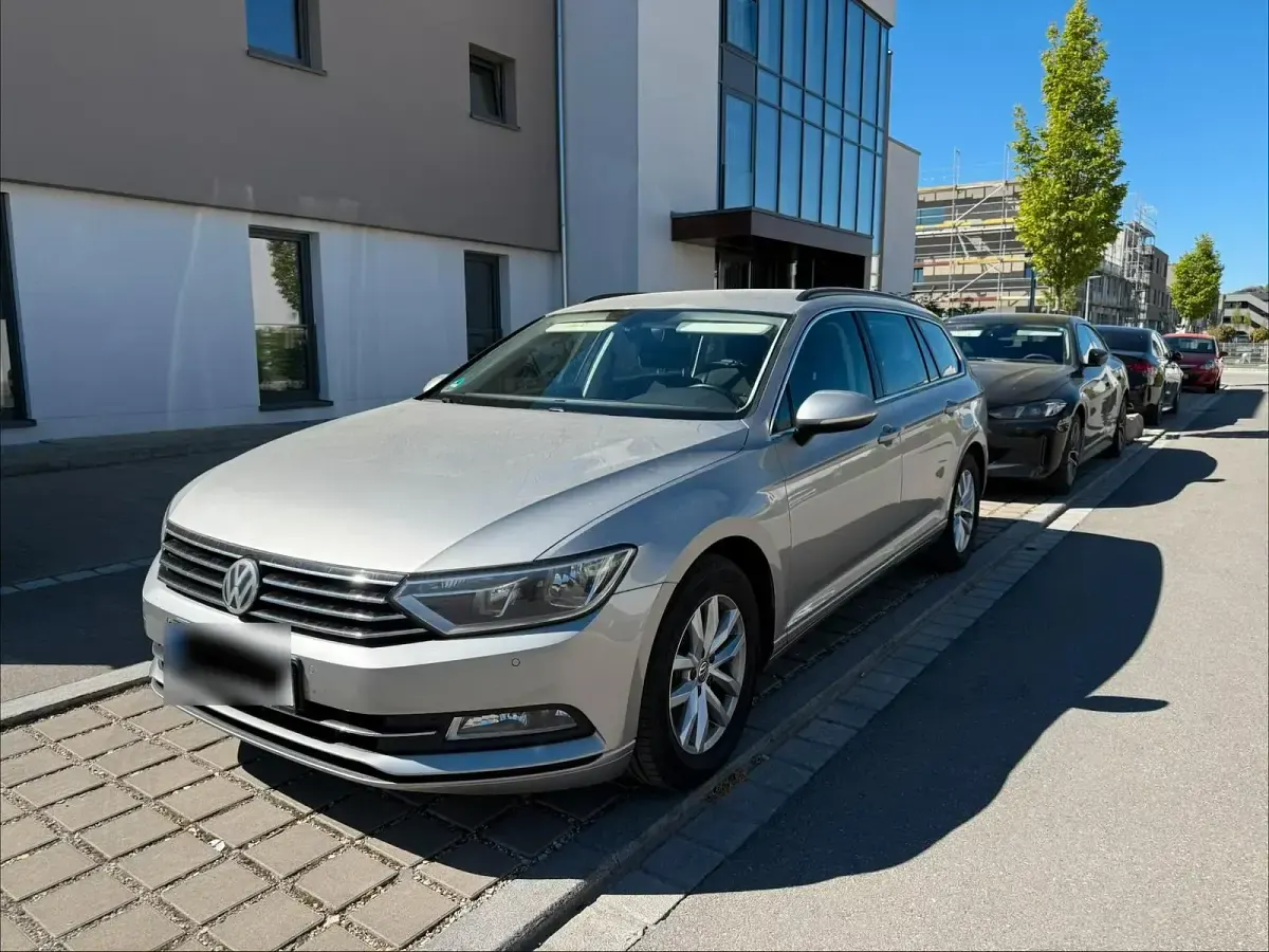 Gebraucht VW Passat 120 PS (88 kW) 2015 Grau Kombi