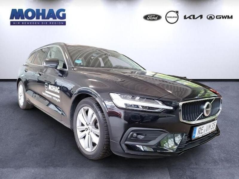Gebraucht Volvo V60 Core 163 PS (119 kW) 2024 Schwarz Kombi