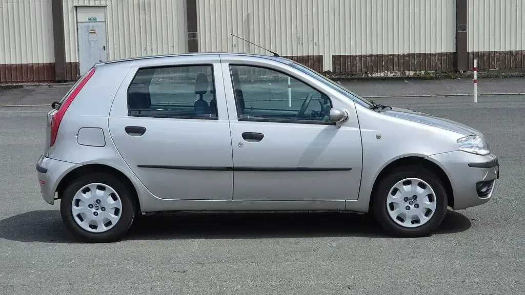 Gebraucht Fiat Punto 60 PS (44 kW) 2004 Silber Kleinwagen