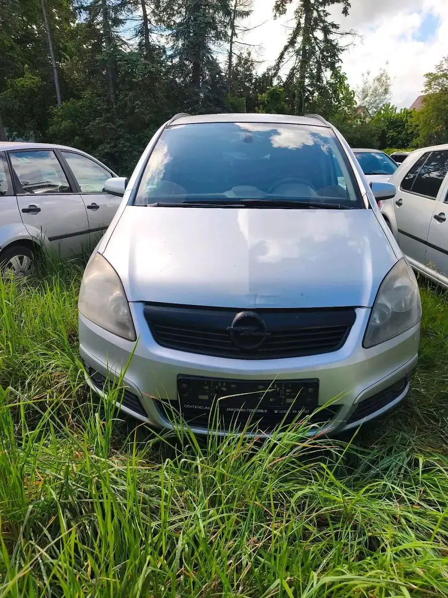 Gebraucht Opel Zafira 150 PS (110 kW) 2008 Silber Van / Kleinbus