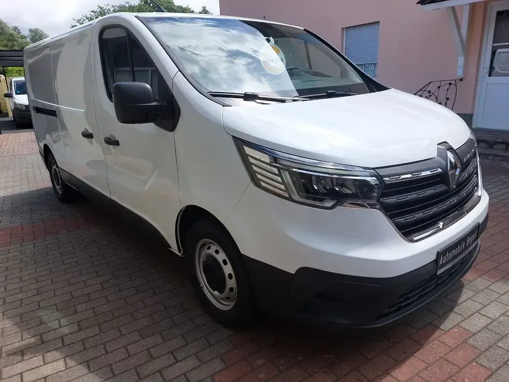 Gebraucht Renault Trafic 131 PS (96 kW) 2023 Weiß Van / Kleinbus