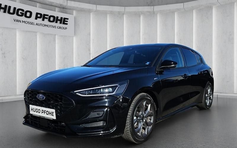Schwarz Gebraucht 2024 Ford Focus ST-Line X Limousine | 25.490 € (Fairer Preis) - Bild 1/4