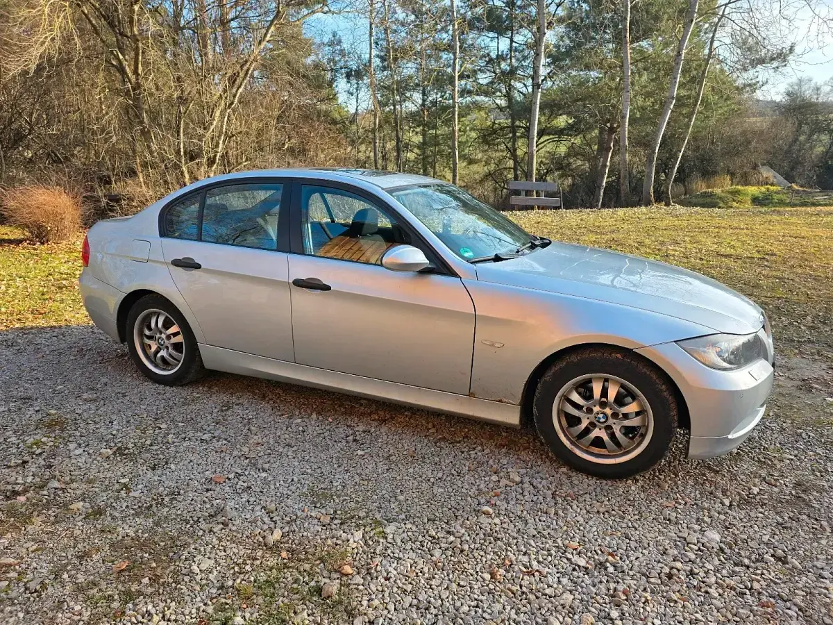 Gebraucht BMW 320 150 PS (110 kW) 2005 Silber Limousine