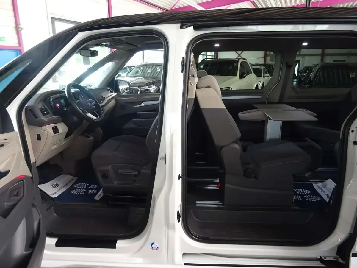 Gebraucht VW Multivan 150 PS (110 kW) 2023 Candyweiß Van / Kleinbus