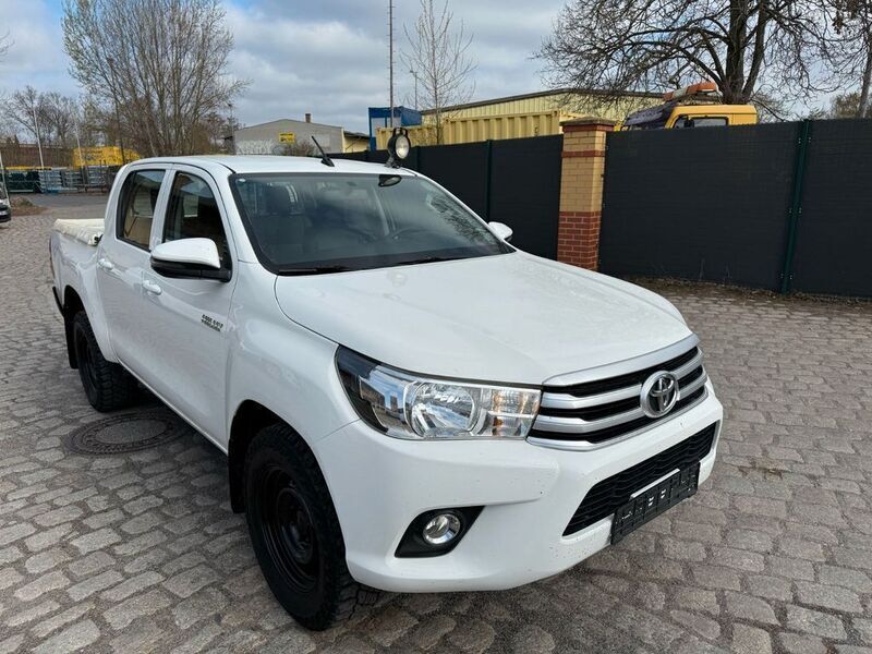 Weiß Gebraucht 2019 Toyota HiLux Abholung | 22.700 € - Bild 1/4