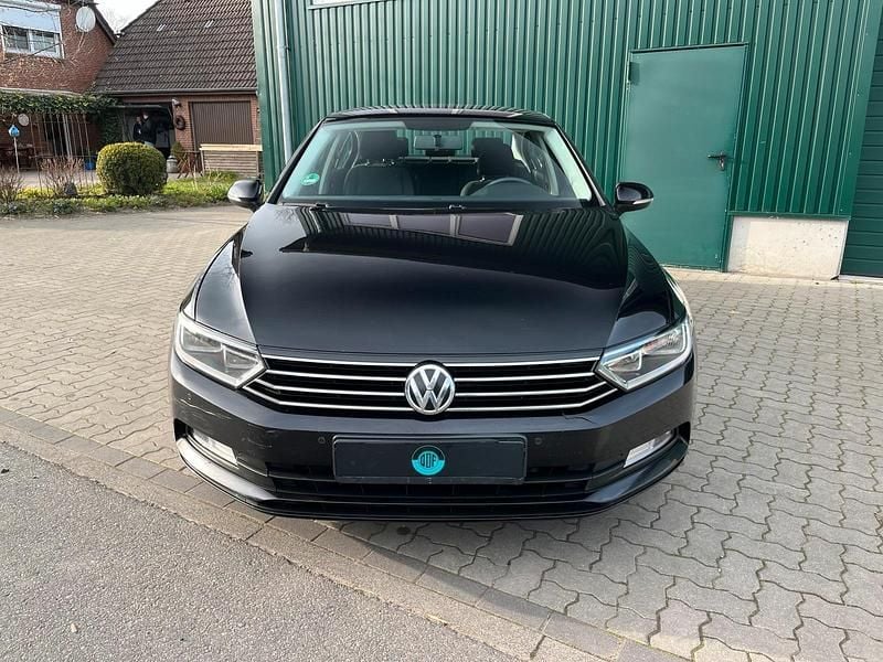 Gebraucht VW Passat Trendline 150 PS (110 kW) 2018 Schwarz Limousine