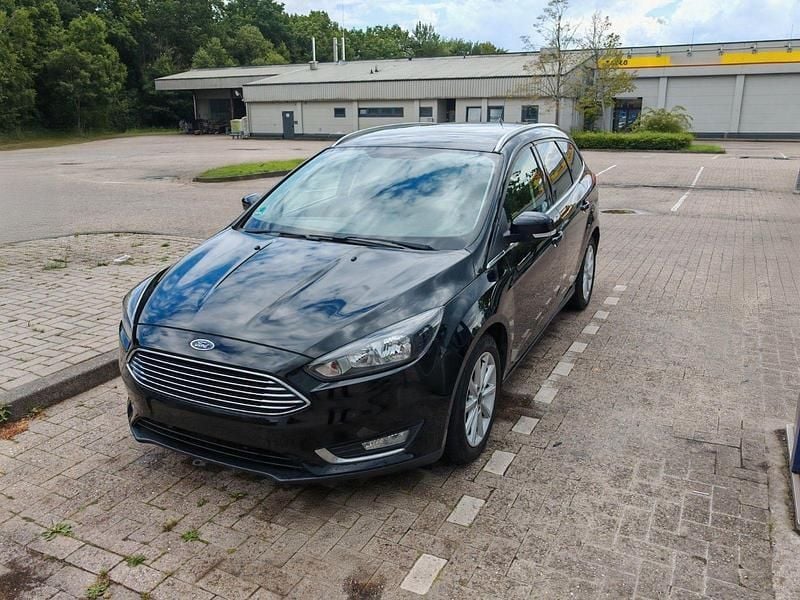 Schwarz Gebraucht 2017 Ford Focus Titanium Kombi | 10.500 € (Fairer Preis) - Bild 1/4