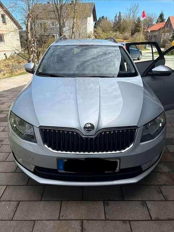 Gebraucht Skoda Octavia 105 PS (77 kW) 2014 Kombi