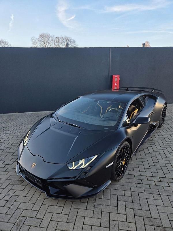 Usata Lamborghini Huracán 640 CV (470 kW) 2024 Nero Coupé