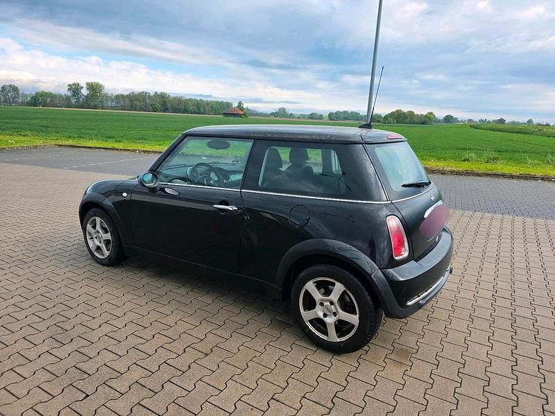 Second-hand Mini ONE 90 CP (66 kW) 2005 Negru Hatchback