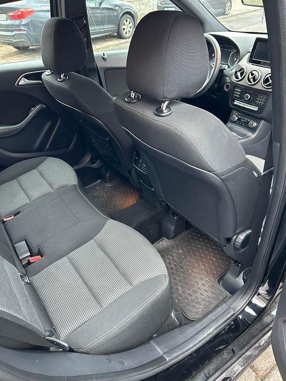 Gebraucht Mercedes B200 136 PS (100 kW) 2016 Schwarz Van / Kleinbus