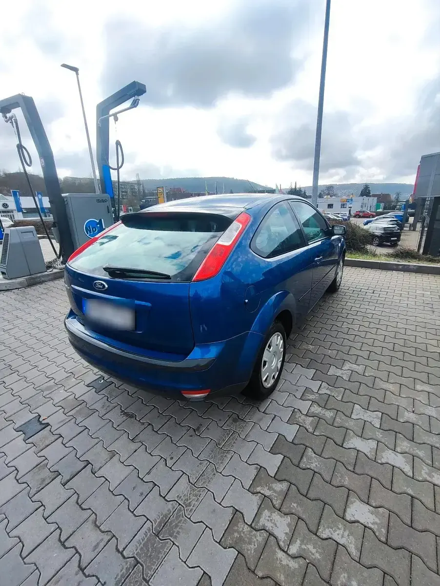 Używany Ford Focus 84 KM (61 kW) 2008 Niebieski Hatchback