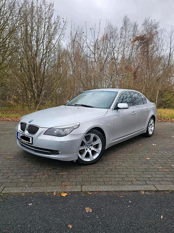 Silber Gebraucht 2010 BMW 530 Limousine | 5.000 € (Superpreis) - Bild 1/4