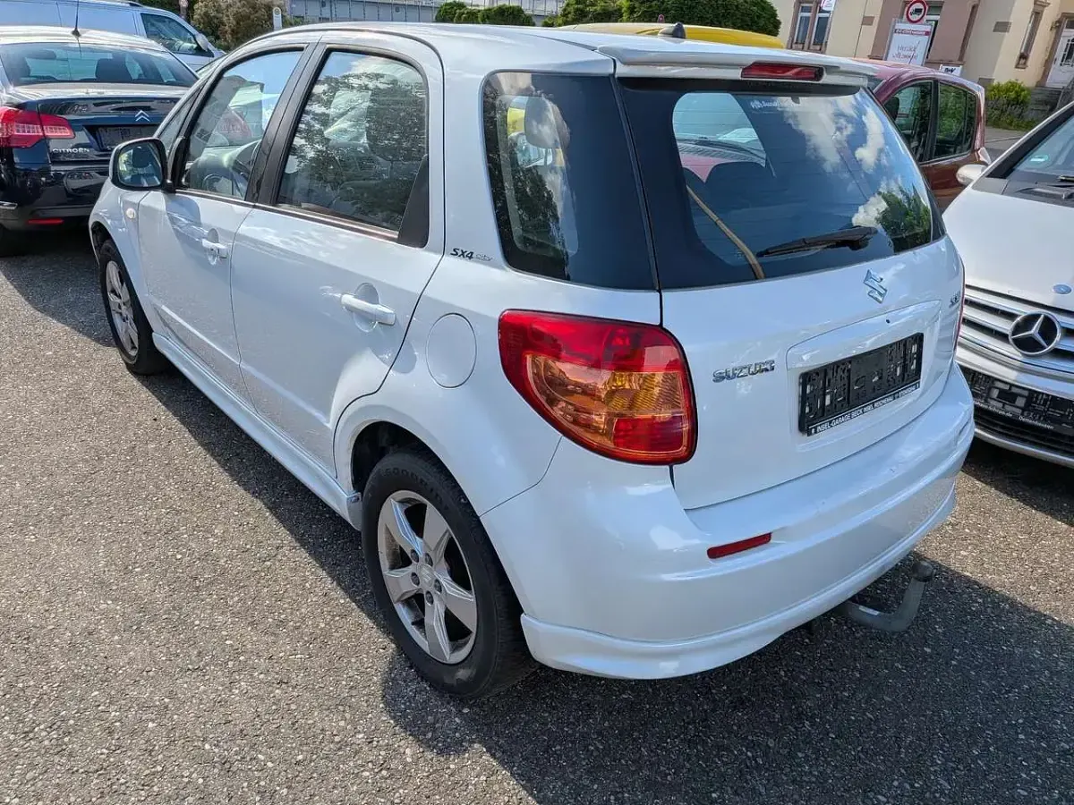 Gebraucht Suzuki SX4 City 107 PS (78 kW) 2009 Weiß SUV