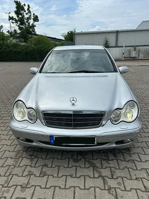 Gebraucht Mercedes C220 Classic 143 PS (105 kW) 2003 Grau Limousine