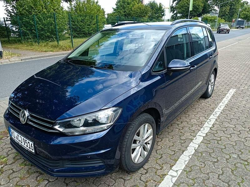 Blau Gebraucht 2016 VW Touran Comfortline Van / Kleinbus | 16.800 € (Guter Preis) - Bild 1/4