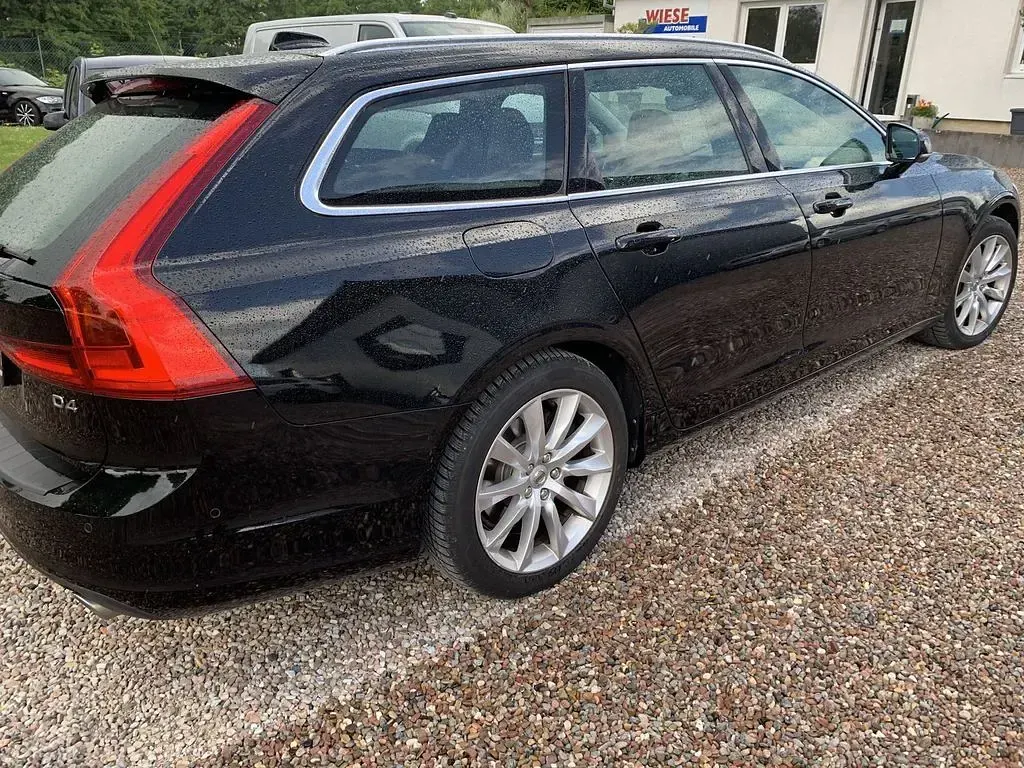 Gebraucht Volvo V90 Momentum 190 PS (139 kW) 2016 Schwarz Kombi