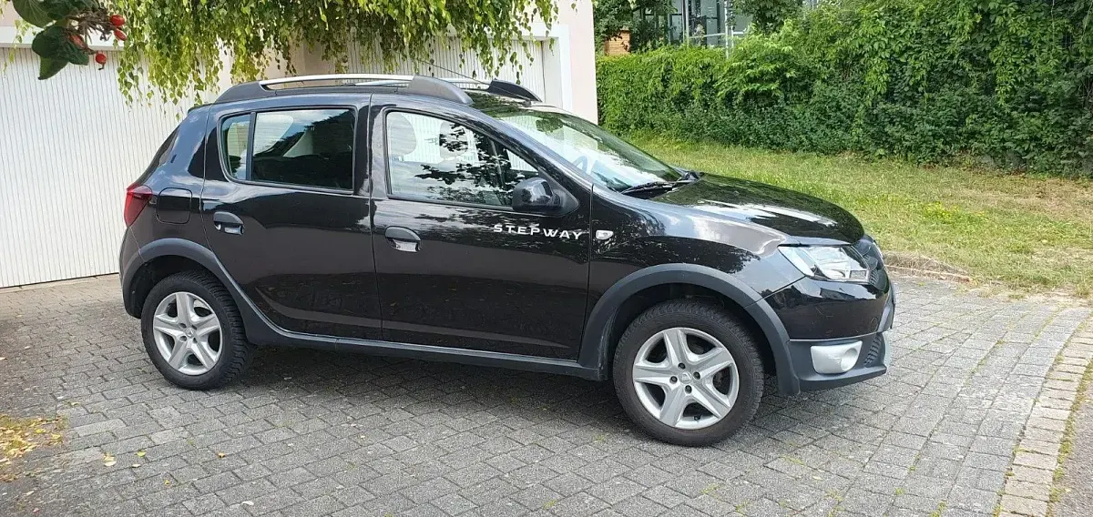 Gebraucht Dacia Sandero Prestige 90 PS (66 kW) 2014 Schwarz Limousine