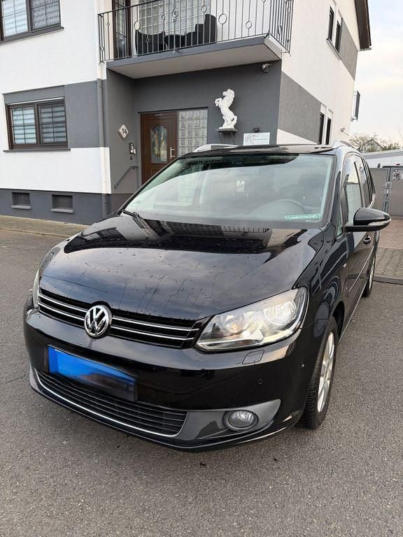 Gebraucht VW Touran Cup 105 PS (77 kW) 2014 Schwarz Van / Kleinbus