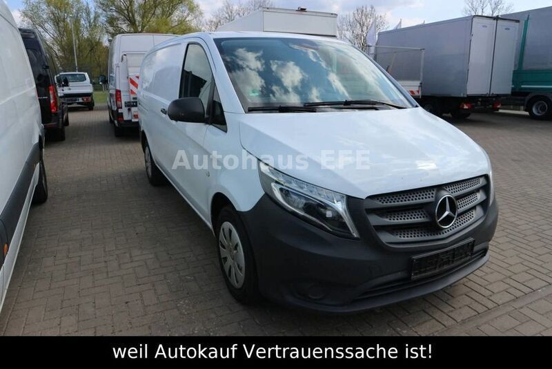 Weiß Gebraucht 2018 Mercedes Vito Van / Kleinbus | 17.500 € (Guter Preis) - Bild 1/4