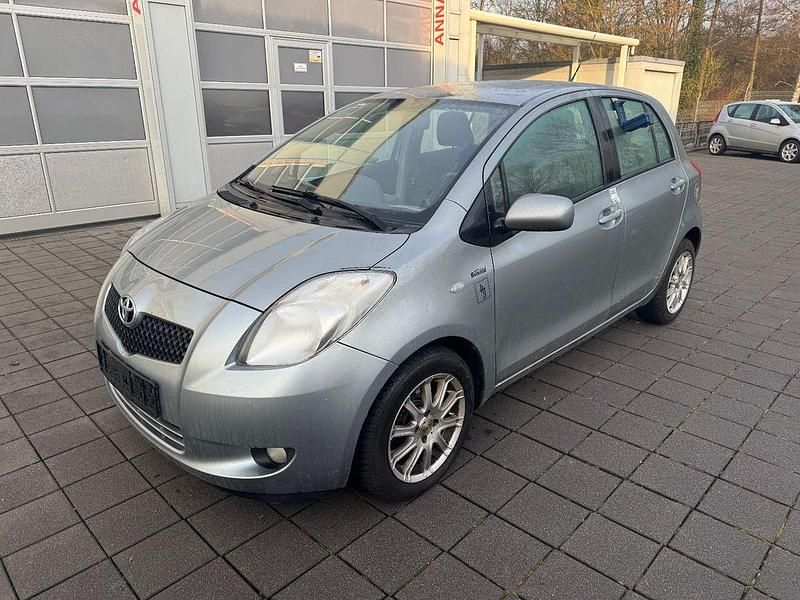 Silber Gebraucht 2008 Toyota Yaris Limousine | 1.950 € (Guter Preis) - Bild 1/4