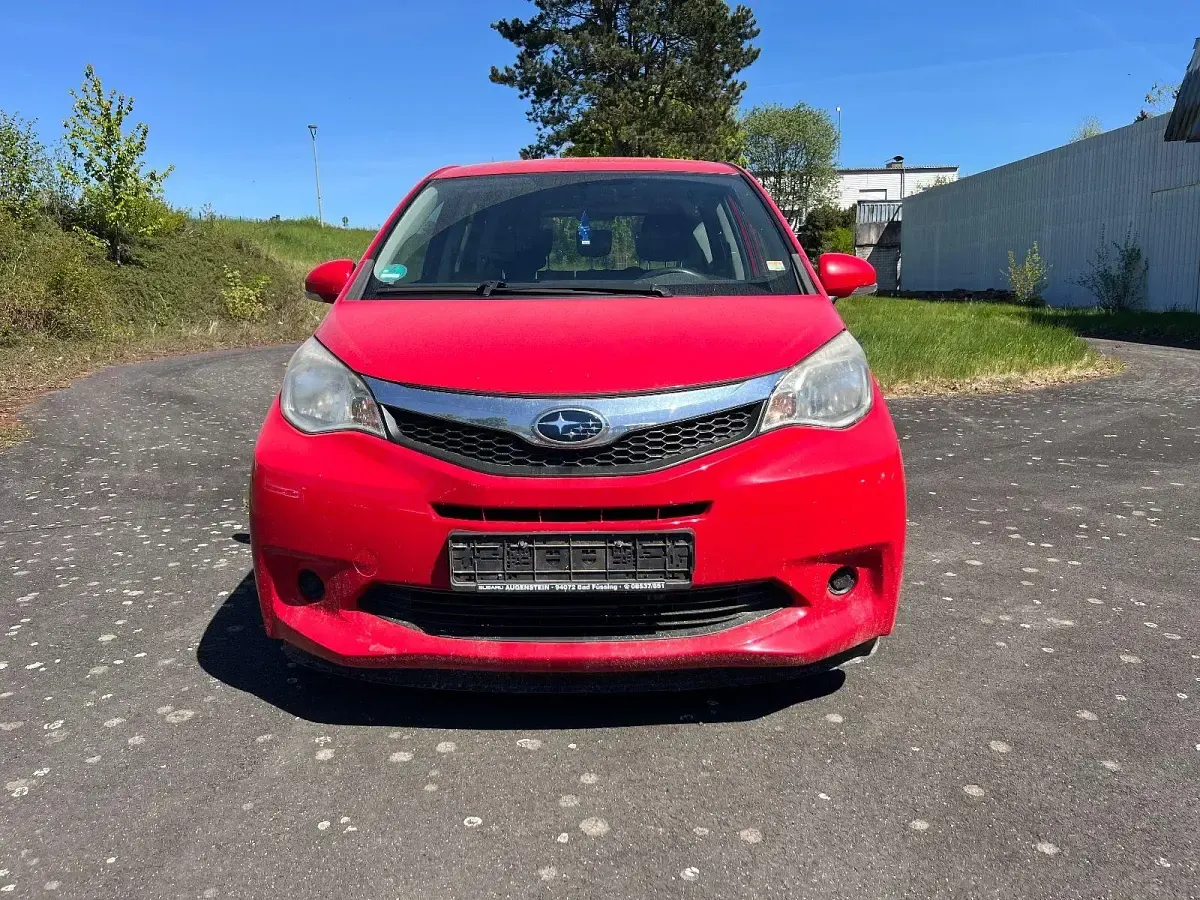 Gebraucht Subaru Trezia Active 90 PS (66 kW) 2011 Rot Kleinwagen