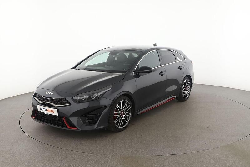 Grau Gebraucht 2023 Kia ProCeed Kleinwagen | 31.300 € (Fairer Preis) - Bild 1/3