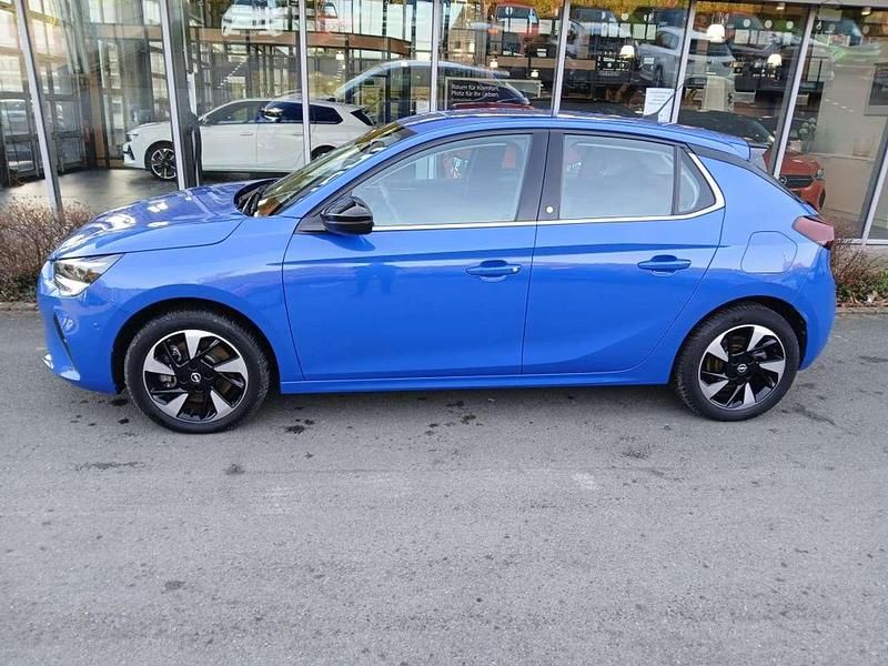 Gebraucht Opel Corsa-e Elegance 100 kW (136 PS) 2022 Perl blau metalic Kleinwagen