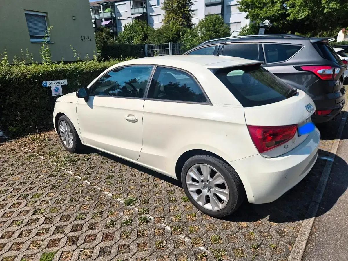 Gebraucht Audi A1 86 PS (63 kW) 2011 Weiß Kleinwagen