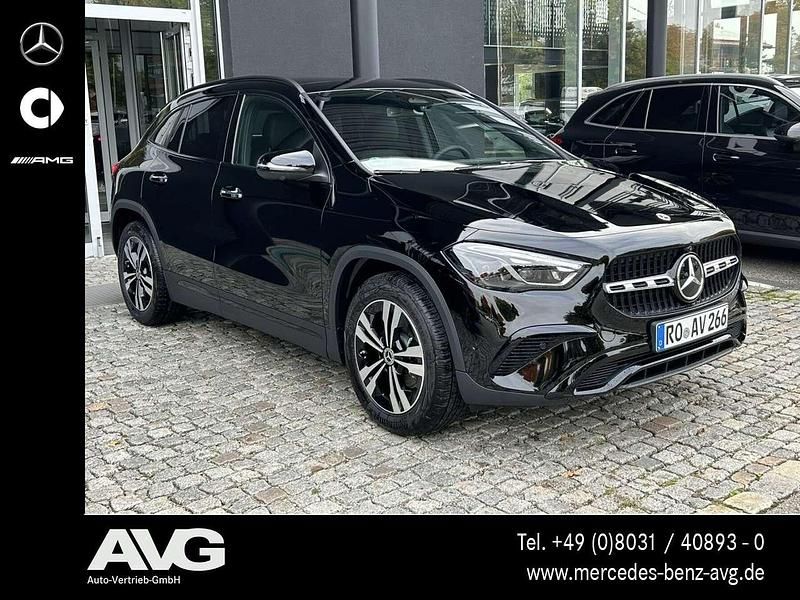Gebraucht Mercedes GLA200 Progressive 163 PS (119 kW) 2025 Unilack nachtschwarz SUV