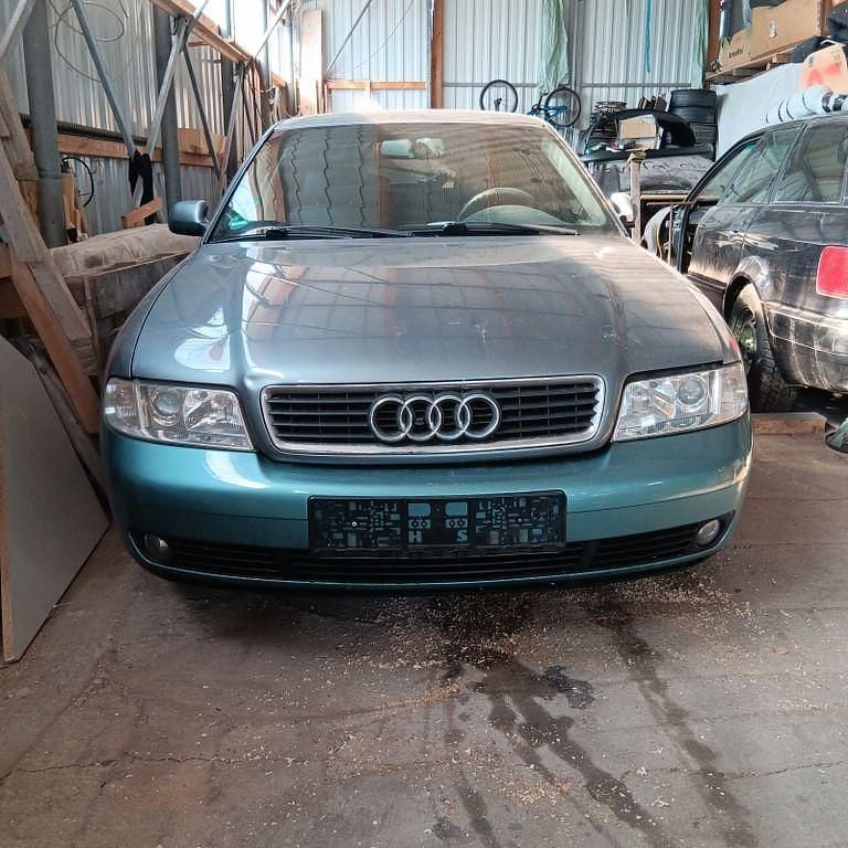 Silber Gebraucht 1999 Audi A4 Performance Limousine | 600 € (Superpreis) - Bild 1/4