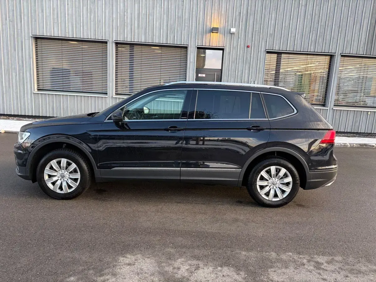 Gebraucht VW Tiguan Allspace IQ Drive 150 PS (110 kW) 2020 Schwarz SUV
