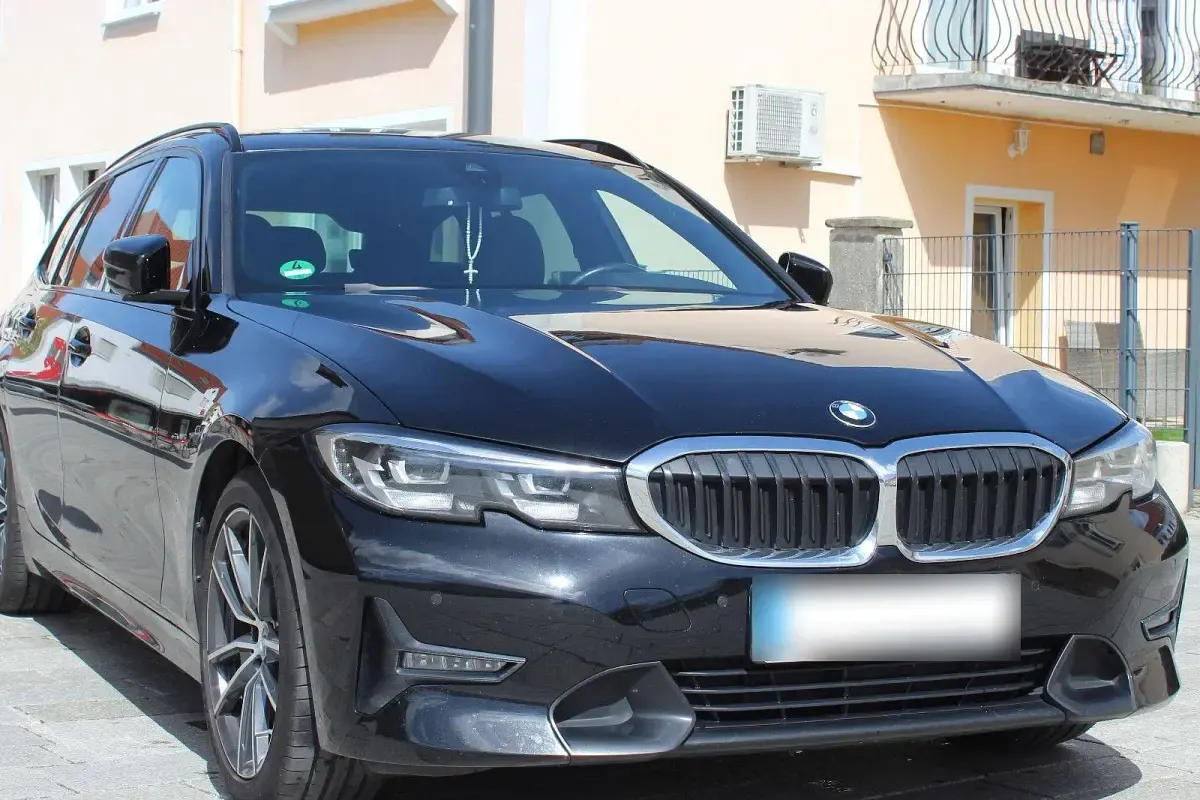 Gebraucht BMW 320e Shadowline 190 PS (139 kW) 2020 Schwarz Kombi