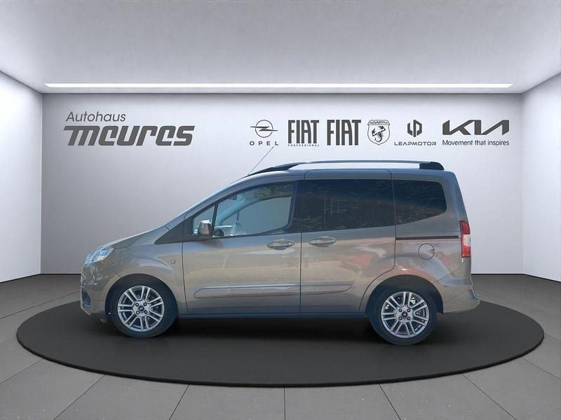 Gebraucht Ford Tourneo Courier Titanium 101 PS (74 kW) 2019 Silber Van / Kleinbus