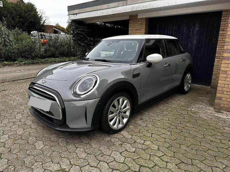 Grau Gebraucht 2022 Mini Cooper Classic Kleinwagen | 21.990 € (Guter Preis) - Bild 1/4