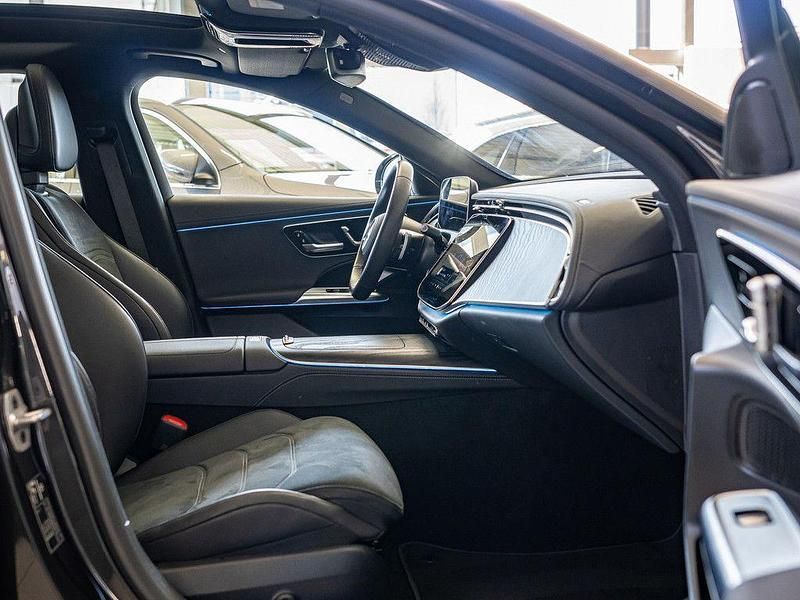 Gebraucht Mercedes E200 Advanced Plus 204 PS (150 kW) 2023 Grau / graphitgrau Kombi