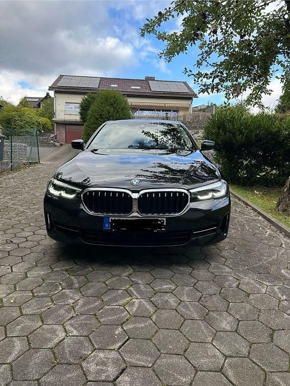 Gebraucht BMW 520 Performance 190 PS (139 kW) 2022 Schwarz Limousine