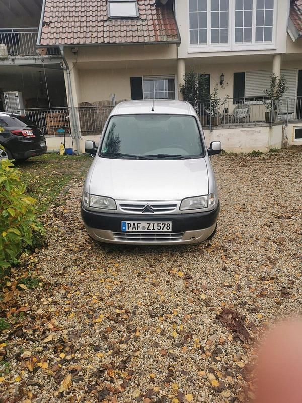 Silber Gebraucht 2002 Citroën Berlingo Kleinwagen | 1.000 € (Fairer Preis) - Bild 1/4