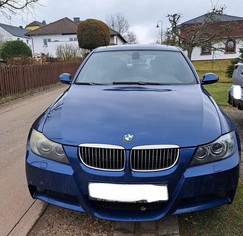 Blau Gebraucht 2006 BMW 330 Limousine | 3.700 € (Fairer Preis) - Bild 1/4